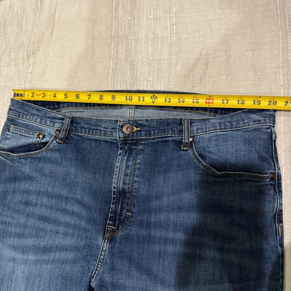 Wrangler Premium Quality Mens Slim Straight Jeans 42x30 Medium Wash Utility Blue